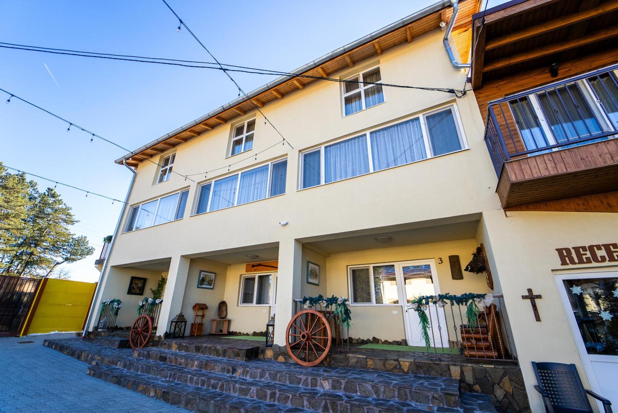 Sura Lu' Patru Appartement Vulcan  Buitenkant foto