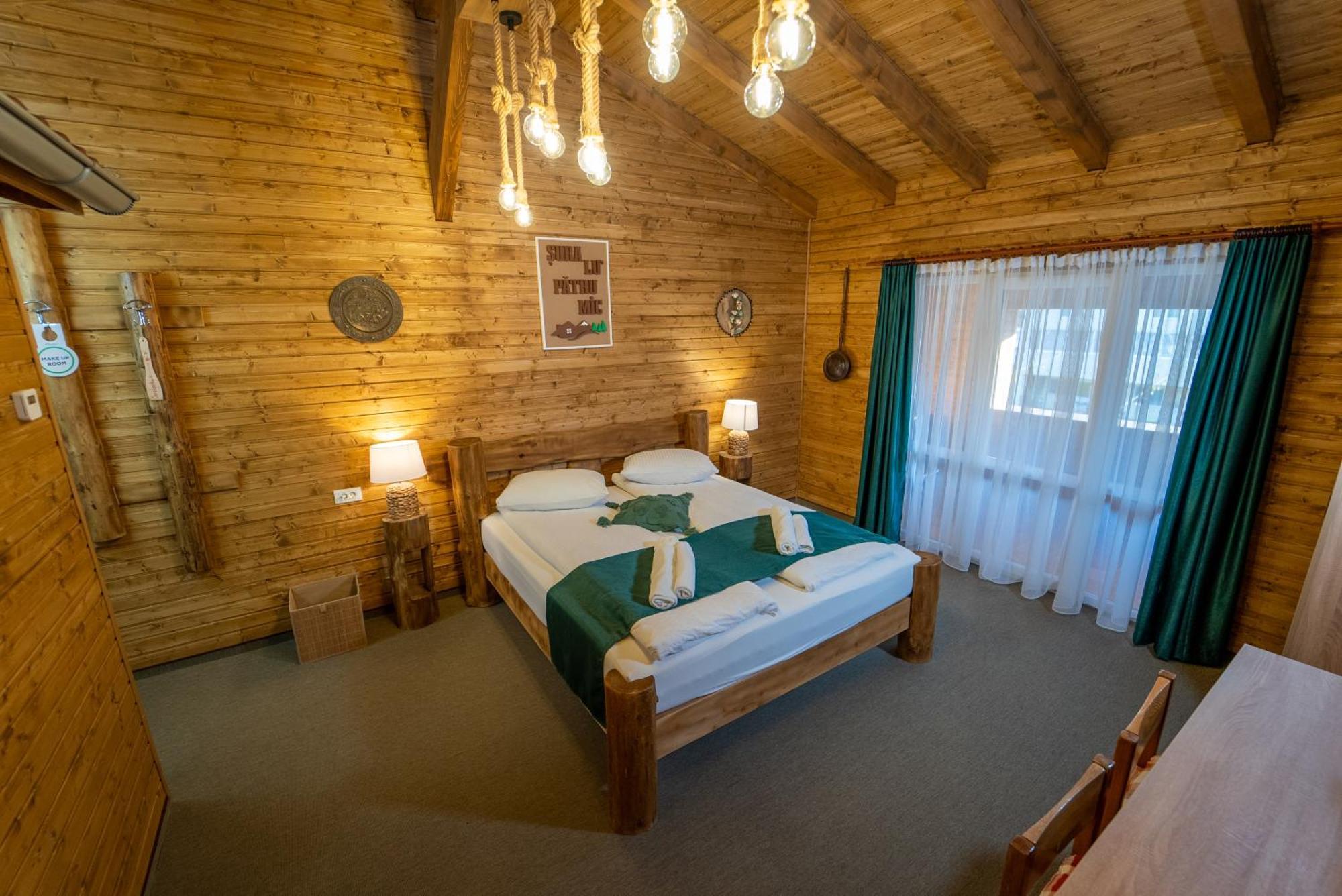 Sura Lu' Patru Appartement Vulcan  Buitenkant foto